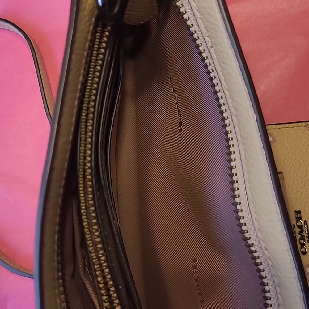 Coach Western Heart Beige Heart Pattern Crossbody And Bonus Card Holder Keychain - Picture 8 of 16